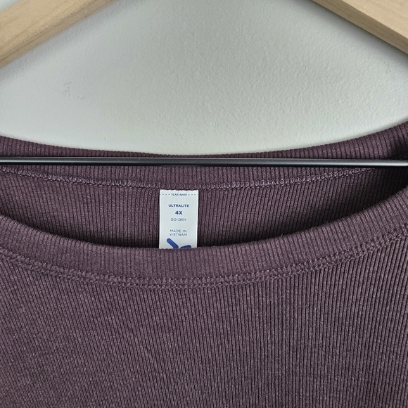Old Navy UltraLite Long-Sleeve Crew-Neck Ribbed Cropped Top for Women - Picture 4 of 9